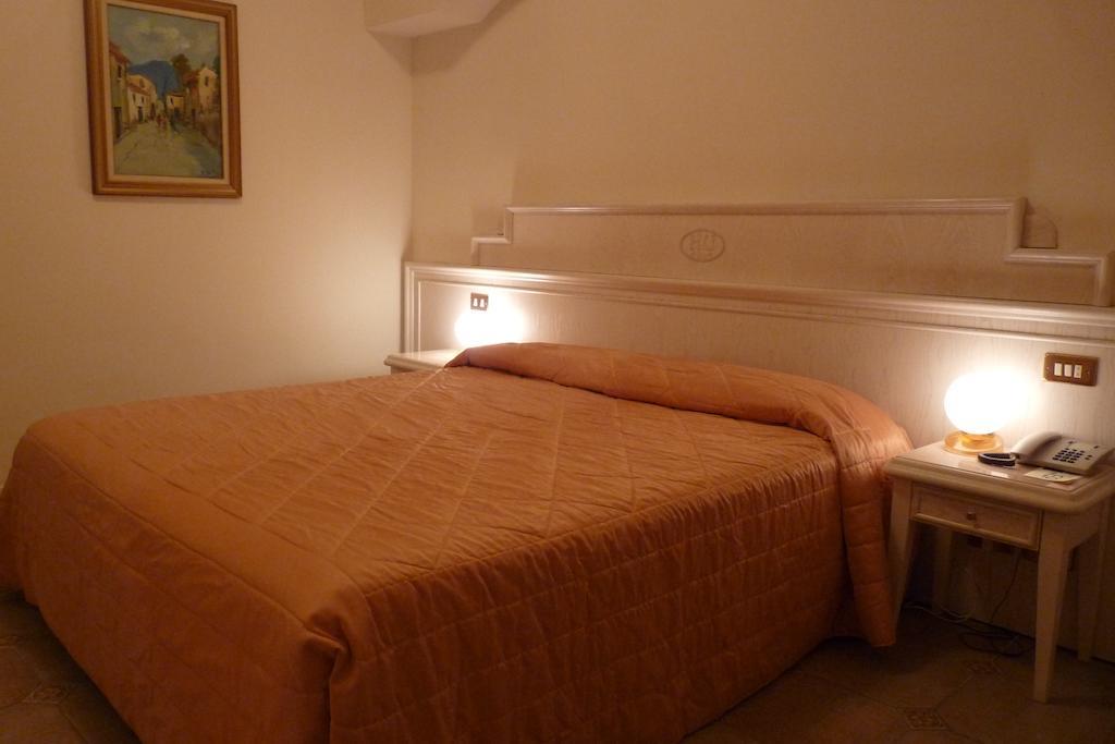 Universal Hotel Cervia Ngoại thất bức ảnh