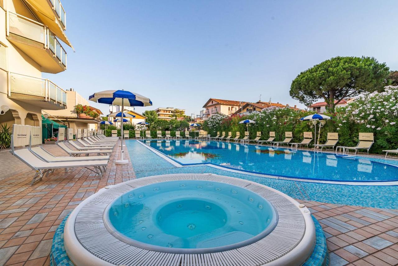 Universal Hotel Cervia Ngoại thất bức ảnh