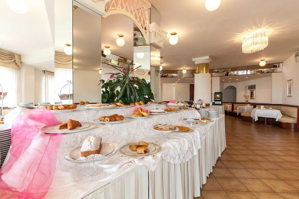 Universal Hotel Cervia Ngoại thất bức ảnh