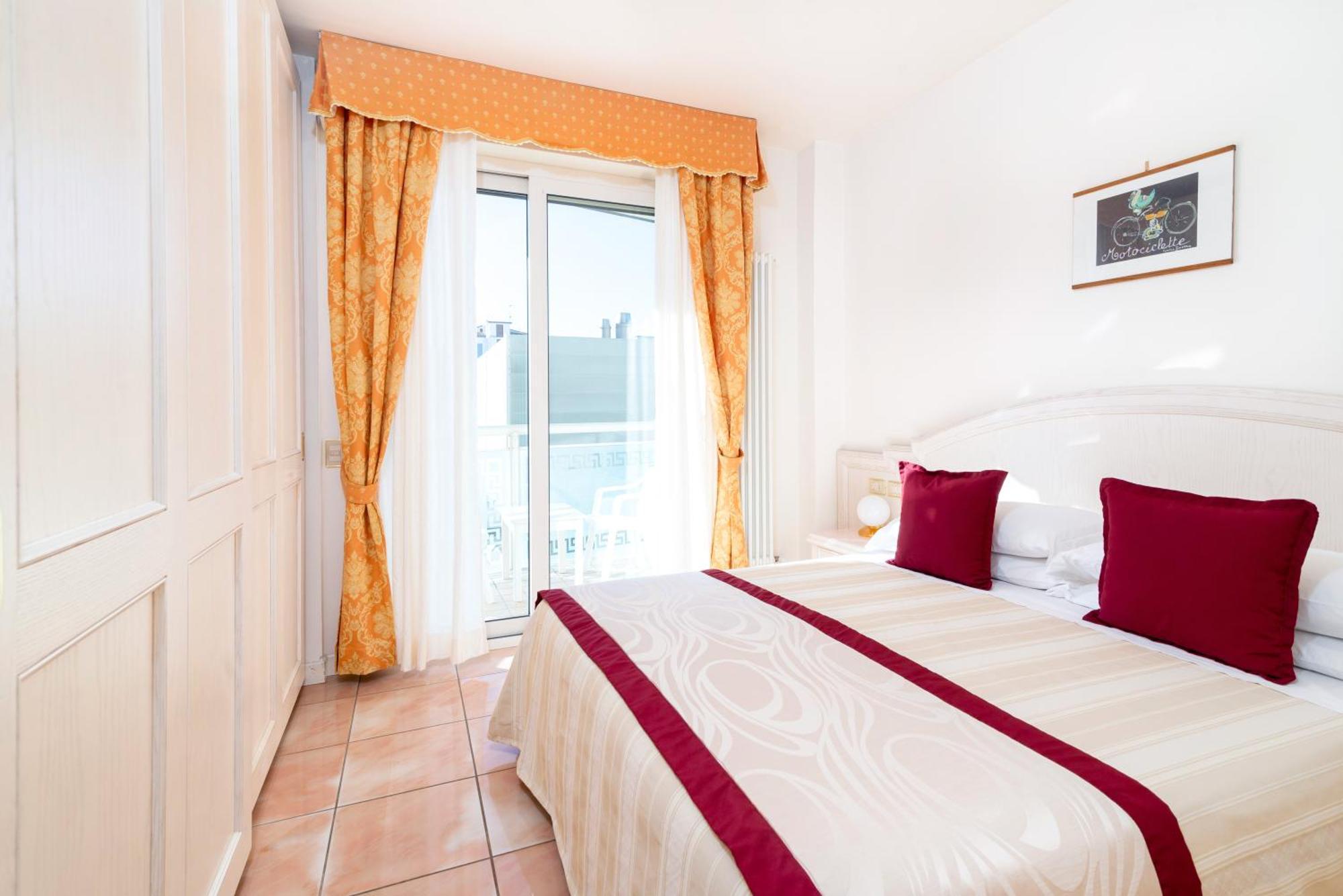 Universal Hotel Cervia Ngoại thất bức ảnh