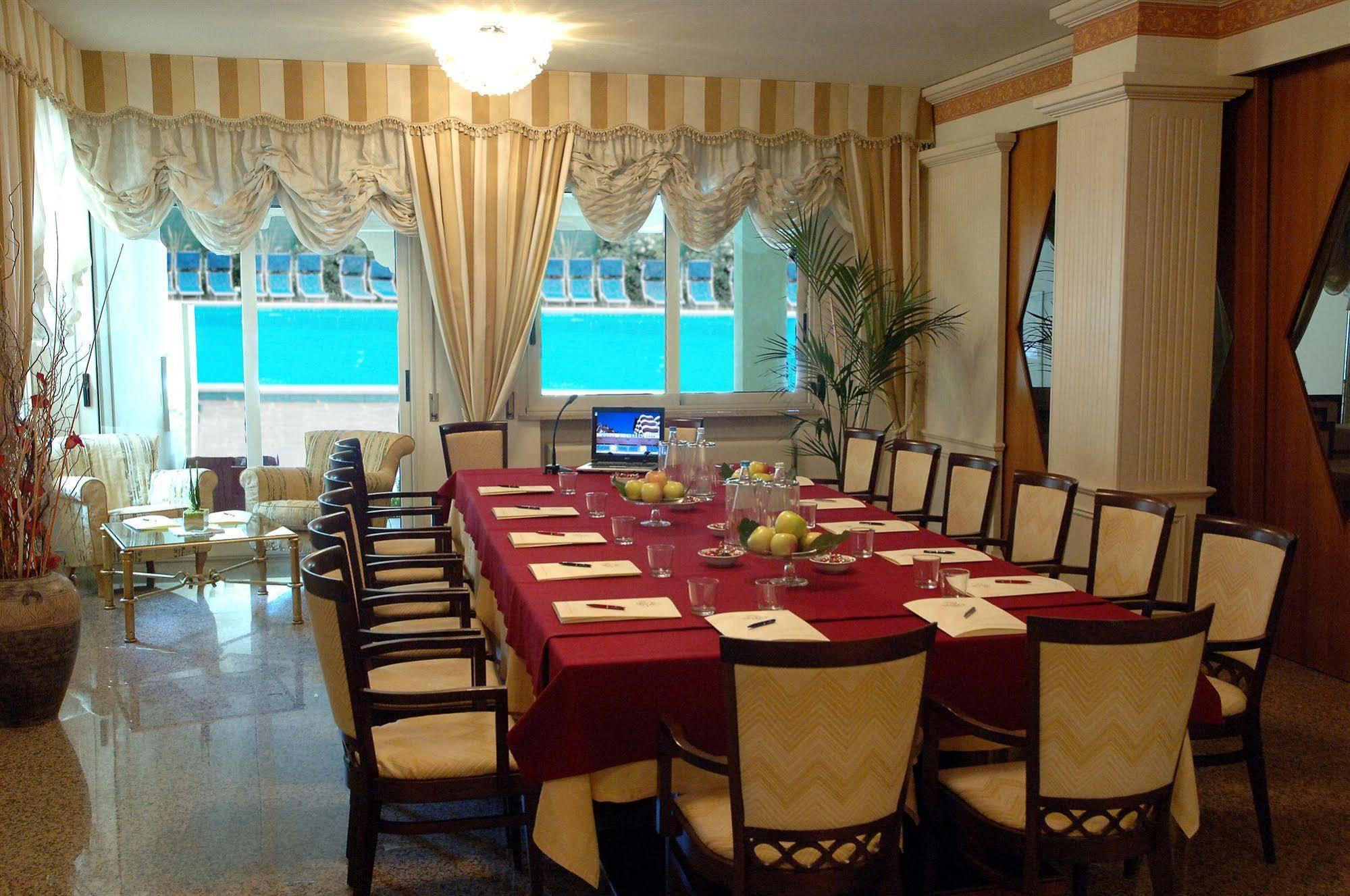 Universal Hotel Cervia Ngoại thất bức ảnh